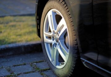 Sicher fahren und sparen: So vereinfacht Reifendirekt jedem Fahrzeugbesitzer den Reifenkauf