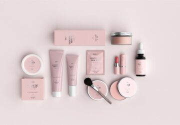 Nel mondo della skincare, dove converge la richiesta di purezza ed efficacia, ETEREA Cosmesi Naturale si distingue come faro di innovazione e autenticità. Questo marchio italiano si è ritagliato una nicchia sfruttando il potere della natura per creare prodotti per la cura della pelle che non sono solo efficaci ma anche radicati in pratiche etiche e sostenibili. La dedizione di ETEREA alla bellezza naturale non riguarda solo l'estetica: riguarda la promozione del benessere e del rispetto per l'ambiente.