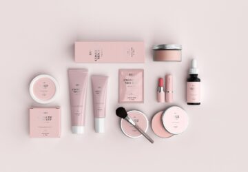 Dans le monde d’aujourd’hui, l’industrie de la beauté et des soins de la peau est devenue plus qu’une simple tendance : c’est un élément essentiel des soins personnels et du bien-être. Les consommateurs étant de plus en plus exigeants quant aux produits qu’ils utilisent, il est important de pouvoir compter sur une source fiable qui propose le meilleur de la beauté. Lookfantastic, un détaillant de produits de beauté en ligne de premier plan, s’est positionné comme un leader dans la fourniture de produits de beauté et de soins de la peau de premier ordre. Des soins de la peau luxueux aux dernières tendances en matière de maquillage, Lookfantastic est votre destination incontournable pour tout ce qui concerne la beauté, offrant une gamme impressionnante de produits de marques mondiales renommées.