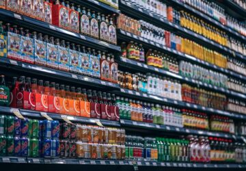 Nel dinamico mondo della vendita al dettaglio online, dove la comodità incontra la necessità, Farmacosmo si distingue come forza pionieristica nel settore della salute e del benessere in Italia. Questo innovativo portale online ha trasformato con successo il modo in cui i consumatori accedono e acquistano i propri prodotti per la salute e la bellezza, offrendo di tutto, dai prodotti farmaceutici alla cura della pelle biologica, sotto lo stesso tetto digitale.