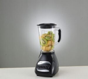 NutriBullet est devenu une référence pour ceux qui recherchent un mixage rapide et pratique, sans l'encombrement ni la complexité des blenders traditionnels. Reconnu pour son format compact et son utilisation immédiate, NutriBullet est couramment utilisé pour préparer des smoothies, des boissons protéinées, des sauces, des dips et des boissons bien-être au quotidien, souvent en quelques minutes.