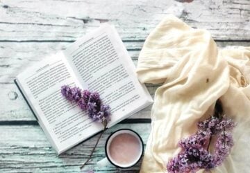In den letzten Jahren hat sich die Art und Weise, wie wir Bücher konsumieren, dramatisch verändert, wobei Hörbücher die Nase vorn haben. Zu den Pionieren dieses Wandels gehört Audible, der weltweit größte Anbieter von Hörbüchern, Podcasts und anderen Audioinhalten. Während sich die digitale Technologie weiterentwickelt, revolutioniert Audible nicht nur die Art und Weise, wie wir auf Literatur zugreifen, sondern verändert auch die Definition des Lesens selbst. Dieser Artikel untersucht, wie Audible zu einer zentralen Figur beim Aufstieg der Hörbücher geworden ist und wie es unsere Lesegewohnheiten verändert.