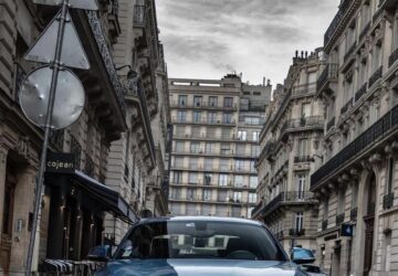 In de competitieve wereld van autoverhuur onderscheidt SIXT zich als leider door consequent de grenzen te verleggen van wat klanten kunnen verwachten. Bekend om zijn innovatieve aanpak, luxe voertuigopties en uitzonderlijke service, heeft SIXT autoverhuur opnieuw gedefinieerd, waardoor het een integraal onderdeel van de reiservaring wordt. Met een aanzienlijke aanwezigheid in Nederland en daarbuiten zet SIXT nieuwe normen voor mobiliteitsoplossingen.