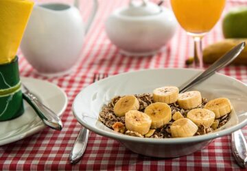 In der sich rasch entwickelnden Landschaft von Gesundheit und Wellness hat sich MYMUESLI als Vorreiter erwiesen und neu definiert, wie wir unsere wichtigste Mahlzeit des Tages zu uns nehmen. MYMUESLI wurde 2007 im charmanten Städtchen Passau gegründet und hat mit seinem innovativen Konzept individueller Müslimischungen einen neuen Maßstab in der Müslibranche gesetzt. Diese bahnbrechende Marke hat nicht nur die Herzen gesundheitsbewusster Verbraucher erobert, sondern auch den Weg für die Zukunft der personalisierten Ernährung geebnet.