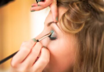 Cuando se trata de combinar lujo, innovación y asequibilidad en belleza, KIKO MILANO se destaca como un líder global. Nacida en Italia, un país conocido por sus tendencias de moda y elegancia atemporal, KIKO MILANO ha revolucionado el mundo de la cosmética al ofrecer productos de belleza de alta calidad y tendencia a precios accesibles. Hoy, KIKO MILANO está redefiniendo el panorama de la belleza en España, brindando a los amantes del maquillaje una marca que encarna la fusión perfecta de sofisticación italiana y fórmulas de vanguardia.
