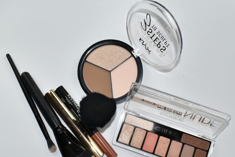 In a beauty world bursting with bold launches and fleeting trends, few brands manage to create a lasting legacy. But ZOEVA—the visionary brand founded by Zoe Boikou—has done exactly that. What started with a simple mission to offer high-quality, affordable makeup brushes has grown into a global beauty powerhouse, beloved by professionals, makeup artists, and beauty enthusiasts alike. So what’s the secret behind ZOEVA’s success? It’s a blend of passion, purpose, and products that truly deliver.