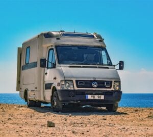 Alors que les voyages en camping-car et la vie en van continuent de gagner en popularité en Europe, le besoin d'équipements fiables et de haute qualité n'a jamais été aussi important. Franssen Loisirs s'impose comme un spécialiste de confiance en pièces détachées et accessoires pour véhicules de loisirs, offrant tout le nécessaire pour entretenir, améliorer et optimiser votre vie sur la route.