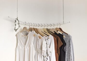 Nel vivace mondo della moda, dove le tendenze cambiano con le stagioni, Alcott si distingue come un faro per i giovani e attenti allo stile, offrendo abbigliamento alla moda senza il prezzo elevato. Fondata in Italia, un paese noto per il suo ricco patrimonio di moda, Alcott si è ritagliata una nicchia fondendo lo stile contemporaneo con la convenienza, rendendolo una scelta favorita tra i millennial e i consumatori della Generazione Z.