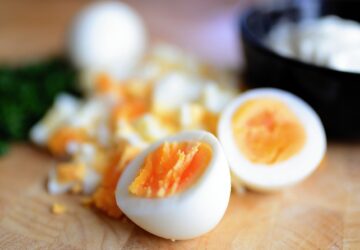 Im Bereich Gesundheit und Wohlbefinden stellt die Verbindung natürlicher Inhaltsstoffe mit wissenschaftlicher Innovation einen Weg zu optimaler Gesundheit dar, ein Konzept, das von Biogena, einer angesehenen deutschen Marke an der Spitze von Nahrungsergänzungsmitteln, meisterhaft verkörpert wird. Mit seinem Engagement für Reinheit, Qualität und Wirksamkeit hat sich Biogena eine Nische geschaffen und einen Plan für Wohlbefinden geschaffen, der bei gesundheitsbewussten Menschen auf der ganzen Welt Anklang findet. In diesem Artikel wird untersucht, wie Biogena Natur und Wissenschaft verbindet, um bahnbrechende Lösungen zur Verbesserung der Gesundheit durch Nahrungsergänzungsmittel anzubieten.