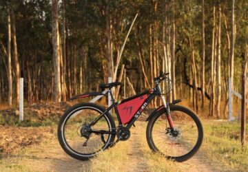 In het veranderende landschap van stedelijke mobiliteit leidt het in Nederland gevestigde TENWAYS een pedaalaangedreven revolutie met zijn innovatieve elektrische fietsen. Door de allernieuwste technologie naadloos te combineren met gebruiksvriendelijke ontwerpen, houdt TENWAYS niet alleen gelijke tred met de groeiende vraag naar duurzame transportmogelijkheden; het stelt nieuwe normen. Dit artikel gaat dieper in op de manier waarop TENWAYS de elektrische fietsenindustrie transformeert en wat de aanpak ervan zo revolutionair maakt.