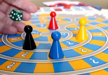 Nel panorama in continua evoluzione della vendita al dettaglio, poche storie sono avvincenti quanto la trasformazione di GameStop, un marchio un tempo sinonimo di negozi di giochi fisici, in una potenza digitale. Questa metamorfosi non solo ha rivitalizzato il suo modello di business, ma ha anche ridefinito la sua posizione di mercato a livello globale, anche in mercati vivaci come l’Italia.