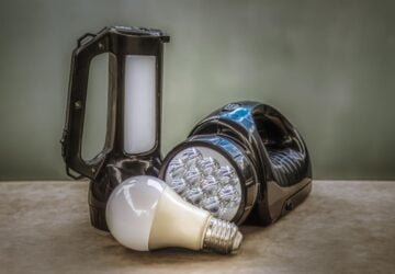 Im Bereich von Outdoor-Abenteuern und taktischen Einsätzen kann die Bedeutung einer zuverlässigen Beleuchtung nicht genug betont werden. Hier kommt Olight ins Spiel, ein Vorreiter der Innovation in der Branche, dessen in Deutschland entwickelte Produkte die Standards für Effizienz, Haltbarkeit und Leistung bei Beleuchtungslösungen neu definiert haben. Dieser Artikel untersucht die transformative Reise von Olight und seine zentrale Rolle bei der Verbesserung der Sichtbarkeit und Sicherheit bei Nacht in verschiedenen Bereichen.