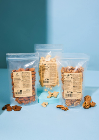 In einer Welt, in der gesundes, biologisches und nachhaltiges Leben immer wichtiger wird, ist KoRo die ideale Adresse für alle, die hochwertige, natürliche Produkte suchen. Von nährstoffreichen Snacks bis hin zu köstlichen Brotaufstrichen – KoRos Auswahl verspricht, Ihren Appetit zu stillen und Ihren Körper mit den besten Zutaten zu versorgen. Ob erfahrener, gesundheitsbewusster Feinschmecker oder Wellness-Neuling – KoRos Bio-Leckereien sind für jeden Geschmack und Lebensstil perfekt.