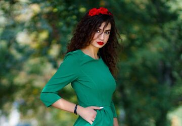 Im Bereich der Luxusmode, wo Eleganz und Raffinesse an erster Stelle stehen, sticht eine Marke als Symbol für raffinierten Stil und tadellose Qualität hervor – MADELEINE. MADELEINE hat seine Wurzeln im Herzen Deutschlands und setzt neue Maßstäbe in der Luxusmode, erobert die Herzen von Modebegeisterten und definiert Eleganz mit jeder Kollektion neu.