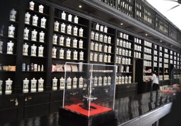 In un’epoca in cui le soluzioni digitali stanno rivoluzionando le industrie a tutti i livelli, Farmacia Loreto si distingue come un fulgido esempio di come tradizione e innovazione possano fondersi perfettamente per fornire un servizio eccezionale. In quanto importante farmacia online italiana, Farmacia Loreto ha integrato con successo il suo ricco patrimonio di competenze farmaceutiche con tecnologie all'avanguardia, offrendo ai clienti un'esperienza di salute e benessere superiore. Ecco come Farmacia Loreto sta trasformando il panorama delle farmacie online unendo tradizione e innovazione.