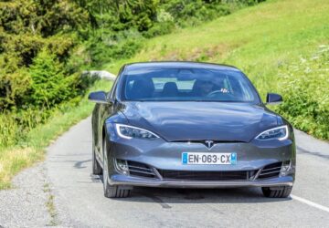 Europcar zählt zu den vertrauenswürdigsten und zuverlässigsten Autovermietungen Großbritanniens. Ob Sie einen Roadtrip planen, ein Fahrzeug für eine Geschäftsreise benötigen oder im Urlaub ein Auto suchen – Europcar bietet Ihnen ein reibungsloses Mieterlebnis, bei dem Komfort, Flexibilität und Kundenzufriedenheit im Mittelpunkt stehen. Seit Jahrzehnten ist Europcar ein Synonym für zuverlässige Autovermietung und bietet Zugang zu einer Flotte hochwertiger Fahrzeuge für alle Reisebedürfnisse. In diesem ultimativen Leitfaden erfahren Sie alles, was Sie über die Autovermietung bei Europcar wissen müssen: die angebotenen Fahrzeugtypen, die Vorteile von Europcar und wie Sie Ihr Mieterlebnis optimal gestalten.