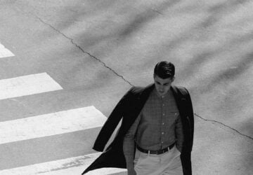 Nel dinamico mondo della moda, pochi marchi sono riusciti a fondere l'eleganza classica con le tendenze contemporanee così perfettamente come Antony Morato. Fin dalla sua nascita nel 2007, questo marchio italiano si è ritagliato una nicchia distintiva nel mercato globale dell'abbigliamento maschile, ridefinendo il significato di essere moderno e raffinato.