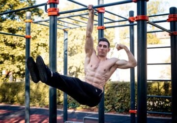 In der heutigen schnelllebigen Welt kann es eine Herausforderung sein, Zeit für Fitness zu finden. Überfüllte Fitnessstudios, lange Arbeitswege und mangelnde Flexibilität machen es vielen Menschen schwer, ein konsequentes Trainingsprogramm einzuhalten. PAKAMA, eine führende deutsche Fitnessmarke, hat sich dies zu Herzen genommen und sich zum Ziel gesetzt, die Fitnessbranche zu revolutionieren, indem sie innovative, tragbare Fitnesslösungen anbietet, mit denen Sie jederzeit und überall trainieren können. Ob zu Hause, im Park oder auf Reisen, die Geräte und das Ernährungssystem von PAKAMA bieten einen ganzheitlichen Ansatz, um fit und gesund zu bleiben.