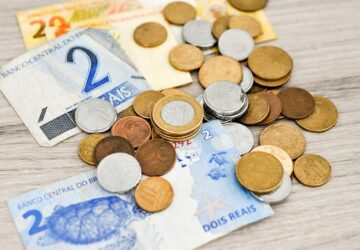 In de snelle digitale wereld van vandaag is het effectiever beheren van persoonlijke financiën belangrijker dan ooit. Of het nu gaat om het vinden van de beste verzekeringspolis, het veiligstellen van de laagste hypotheekrente of het kiezen van een voordelige lening, Nederlandse consumenten hebben hulpmiddelen nodig die het nemen van beslissingen vereenvoudigen en hen helpen hun besparingen te maximaliseren. Hier komt Geld.nl om de hoek kijken: een vertrouwd platform dat mensen in heel Nederland helpt de beste financiële deals te vinden en slimmere keuzes te maken voor hun portemonnee.