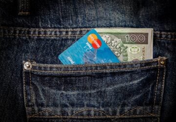 Geld onthuld: onderzoek naar de evolutie en impact van geld in moderne economieën