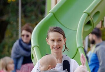 Parenthood is an exhilarating journey, filled with its share of joys and challenges. For new and expecting parents, preparing for a child’s arrival can be as daunting as it is exciting. This is where Winstanleys Pramworld steps in. Based in the UK, Winstanleys Pramworld has established itself as a trusted ally for families, offering a comprehensive range of baby and toddler products that support parents from the pushchair stage to the playground years. This article explores how Winstanleys Pramworld has become a crucial part of many families’ lives by providing quality products, expert advice, and unwavering support.