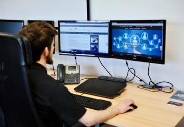 W erze cyfrowej budowanie silnej obecności online jest niezbędne zarówno dla firm, jak i osób prywatnych. Niezależnie od tego, czy uruchamiasz osobistego bloga, platformę e-commerce czy korporacyjną stronę internetową, niezawodny hosting internetowy i usługi domenowe są podstawą Twojego sukcesu online. W Polsce nazwa.pl stała się wiodącym dostawcą tych usług, oferując kompleksowy zestaw narzędzi, które odpowiadają zarówno początkującym, jak i doświadczonym profesjonalistom.