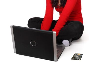 Cdiscount est un acteur incontournable du e-commerce français, qui propose des produits de haute technologie, des produits de première nécessité, des appareils électroménagers et même des services de voyage. Cdiscount rend les achats plus intelligents, plus faciles et plus économiques pour tous les foyers. Avec des marques renommées, des promotions exclusives et un engagement envers un service exceptionnel, Cdiscount s'assure que vos besoins, quels que soient leur ampleur, sont satisfaits en quelques clics.