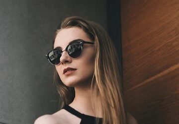 Als het gaat om het vinden van de perfecte mix van stijl en expertise in brillen, onderscheidt Pearle zich als een van de toonaangevende merken in Nederland en heel Europa. Met tientallen jaren ervaring in de optische industrie is Pearle synoniem geworden voor hoogwaardige oogzorg, modieuze brillen en persoonlijke service. Van een bescheiden begin tot een begrip, heeft Pearle de manier waarop mensen ooggezondheid benaderen opnieuw gedefinieerd, waardoor het toegankelijker, stijlvoller en betrouwbaarder is geworden voor iedereen.