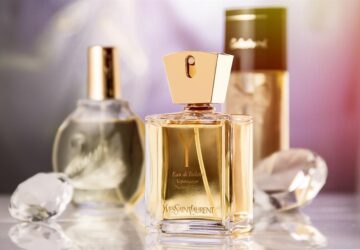 In der Welt der Schönheit und Kosmetik haben nur wenige Namen so viel Gewicht und Prestige wie Marionnaud. Marionnaud stammt aus Frankreich und hat seinen Einfluss in ganz Europa ausgeweitet. Es ist zum Synonym für Luxus, Eleganz und Innovation geworden. In Österreich sticht Marionnaud als Leuchtturm für hochwertige Schönheitsprodukte und außergewöhnlichen Kundenservice hervor und verbindet den Charme klassischer Eleganz nahtlos mit der Dynamik moderner Innovation.