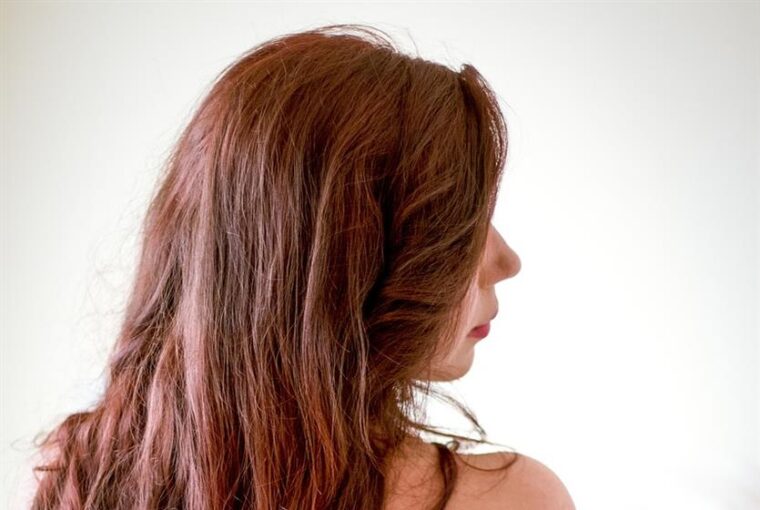 Nel cuore dell'Italia, un paese celebrato per il suo contributo alla moda e alla bellezza, Stanartis emerge come una forza pionieristica nel settore dei cosmetici farmaceutici. Fondata sui principi di una rigorosa ricerca scientifica e di materie prime di alta qualità, Stanartis si distingue integrando studi medici nello sviluppo dei suoi prodotti di bellezza. Questo articolo esplora come Stanartis combina perfettamente salute ed estetica per creare cosmetici che non solo migliorano la bellezza ma promuovono anche il benessere generale.