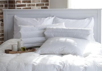 In der Welt der Luxusbettwäsche gibt es nur wenige Dinge, die mit der zeitlosen Eleganz und außergewöhnlichen Qualität italienischer Handwerkskunst mithalten können. Seit Jahren verlassen sich Luxushotels in ganz Italien auf die sorgfältige Arbeit lokaler Näherinnen, um Bettwäsche zu erhalten, die Raffinesse und Komfort ausstrahlt. Aber was wäre, wenn Sie denselben Luxus in Ihrem eigenen Zuhause genießen könnten? Dank Dalfilo ist die Antwort jetzt für Kunden in Deutschland und Österreich in Reichweite.