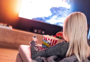 In einer Zeit, die von digitalem Streaming dominiert wird, ist WOW TV ein Leuchtturm der Innovation in der deutschen Unterhaltungslandschaft. Mit einer Reihe einzigartiger Programme und einem Engagement für Spitzentechnologie hat sich WOW TV schnell zu einem wichtigen Akteur in der wettbewerbsintensiven Streaming-Branche entwickelt. Hier erfahren Sie genauer, wie WOW TV mit seinem innovativen Content-Angebot das Publikum in ganz Deutschland und darüber hinaus begeistert.