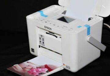 Dans un monde de plus en plus numérique, la demande de solutions d’impression personnalisées de haute qualité est plus forte que jamais. Onlineprinters, l’une des principales imprimeries en ligne d’Europe, a relevé le défi en proposant une vaste gamme de plus de 5 000 produits personnalisables. En s’engageant en faveur de l’innovation, de la durabilité et de la satisfaction de ses clients, Onlineprinters transforme le paysage de l’impression sur tout le continent.