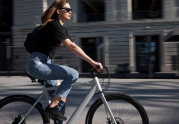 In een tijd waarin duurzaamheid en efficiëntie voorop staan, is TENWAYS uitgegroeid tot een pionier in de wereld van stedelijke mobiliteit. Dit in Nederland gevestigde merk transformeert de manier waarop mensen door steden navigeren door innovatieve elektrische fietsen aan te bieden die geavanceerde technologie combineren met een strak design. Terwijl stedelijke centra blijven groeien en evolueren, loopt TENWAYS voorop in de richting van een groenere, efficiëntere toekomst.