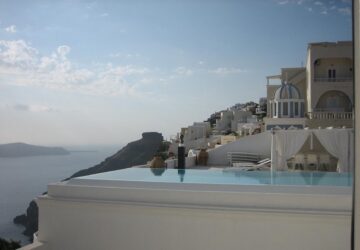 En el ámbito de los viajes y la hotelería, HOTEL BREAK se ha convertido en un modelo de innovación y lujo, que ofrece una nueva visión de las experiencias de estancias cortas. Como marca distinguida en España, HOTEL BREAK está transformando la forma en que las personas perciben las escapadas rápidas, combinando opulencia, comodidad y exclusividad para crear minivacaciones inolvidables.