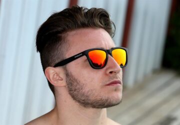I hjärtat av Sverige, ett land känt för sin innovativa design och banbrytande teknologi, har Mister Spex växt fram som en banbrytare inom glasögonbranschen. Med ett uppdrag att revolutionera hur vi ser glasögon, kombinerar Mister Spex bekvämligheten med onlineshopping med den personliga servicen från traditionella optiker. Den här artikeln fördjupar sig i hur Mister Spex förändrar glasögonlandskapet och erbjuder konsumenterna en unik blandning av stil, funktionalitet och tillgänglighet.