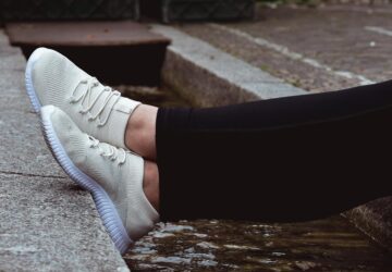 If you’ve been waiting for the perfect moment to upgrade your shoe collection—this is it. The Legend Footwear Clearance Sale is here, and it’s packed with jaw-dropping deals on must-have styles from the world’s most loved brands. Whether you’re stepping out in sleek sneakers, striding through rain in chic boots, or sliding into your favorite summer sandals, Legend Footwear has something for every style, every season, and every budget.