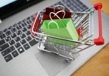 Dans un monde où la commodité, la variété et le rapport qualité-prix sont essentiels, Cdiscount s'est imposé comme un leader du e-commerce, s'adressant à des millions de clients en France et au-delà. Avec son offre variée, ses offres imbattables et son engagement envers la satisfaction client, Cdiscount est plus qu'une simple boutique en ligne : c'est une plateforme lifestyle qui simplifie vos achats et vos déplacements. Voici pourquoi Cdiscount est la destination ultime pour tout ce dont vous avez besoin et plus encore.