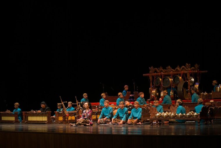 For over two decades, Disney’s The Lion King has roared across stages worldwide, captivating audiences with its unparalleled blend of artistry, storytelling, and music. Celebrating 26 remarkable years on Broadway, this beloved musical has become a cultural phenomenon, setting records and redefining the possibilities of stage entertainment.