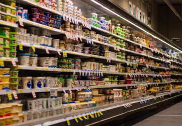 Nel vivace panorama della vendita al dettaglio italiana, Bennet si distingue come un faro di qualità, varietà e servizio incentrato sul cliente. Essendo una delle catene di supermercati leader in Italia, Bennet offre costantemente un'esperienza di acquisto eccezionale che soddisfa le diverse esigenze dei suoi clienti. Dando priorità a standard elevati, un'ampia selezione di prodotti e un forte impegno per la soddisfazione del cliente, Bennet ha ridefinito l'esperienza del supermercato per milioni di acquirenti. Ecco come Bennet continua a stabilire nuovi parametri di riferimento nel settore della vendita al dettaglio.
