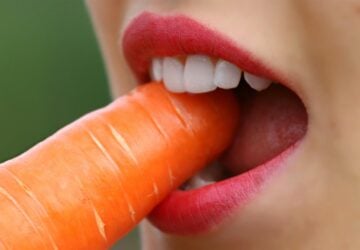 Även om "Diamond Smile" kan hänvisa till ett specifikt varumärke eller produkt inom dental- eller kosmetikaindustrin, är det inte uttryckligen identifierat som ett svenskt varumärke i det angivna sammanhanget. Jag kommer dock att skapa en artikel baserad på premissen för ett hypotetiskt svenskt varumärke vid namn Diamond Smile, med fokus på att revolutionera tandblekning.