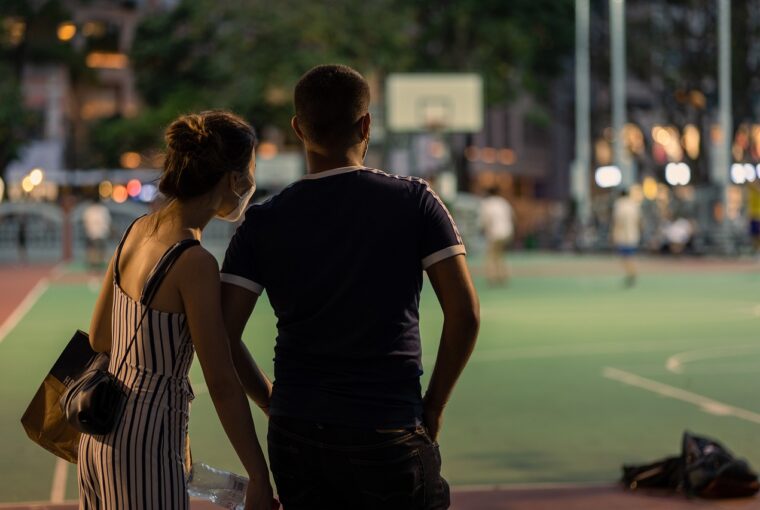 Crafting the Perfect Tinder Profile: Tipps, um aufzufallen und bedeutungsvolle Verbindungen zu knüpfen