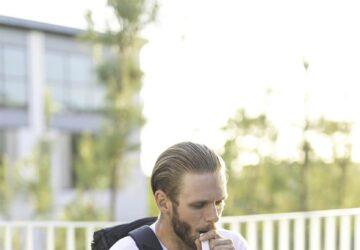 The vaping industry has experienced significant growth over the past decade, emerging as a popular alternative to traditional smoking. At the forefront of this revolution is Vape UK, a leading online retailer committed to setting the standard for quality and safety in the vaping community. This article explores how Vape UK is transforming the vaping landscape and why it continues to be a trusted name for vapers across the UK.