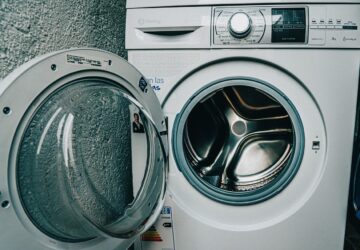 In der sich ständig weiterentwickelnden Welt der Haushaltsgeräte setzt AEG seit jeher Maßstäbe für Innovation, Effizienz und intelligente Technologie. Seit seiner Gründung 1887 ist AEG ein bekannter Name, der für Qualität und modernste Technologie steht. In einer Ära, in der Nachhaltigkeit, Konnektivität und nutzerorientiertes Design im Vordergrund stehen, bleibt AEG weiterhin führend und gestaltet die Zukunft intelligenter Haushaltsgeräte.