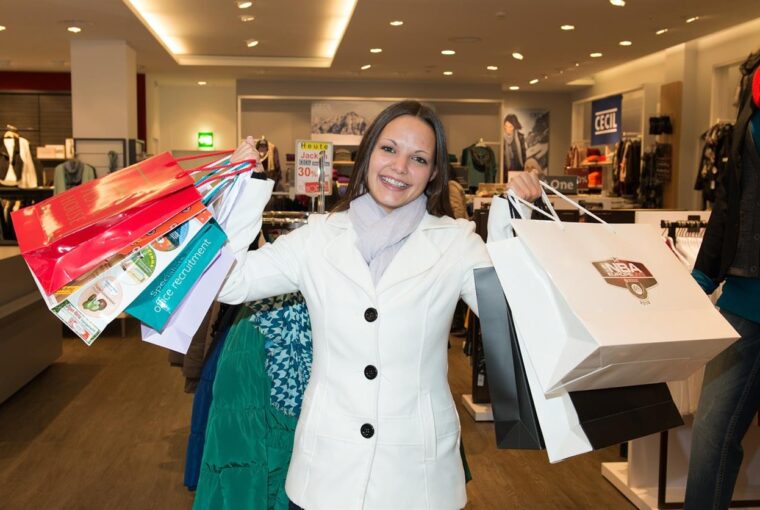 In de bruisende retailwereld onderscheidt Action Webshop zich als baken van betaalbaarheid en gemak. Als verlengstuk van de populaire discountwinkel Action heeft Action Webshop met succes het brede scala aan producten en onverslaanbare prijzen van het merk naar de digitale wereld gebracht. Deze innovatieve aanpak heeft een revolutie teweeggebracht in het discountwinkelen in België en biedt consumenten een moeiteloze en voordelige online winkelervaring.