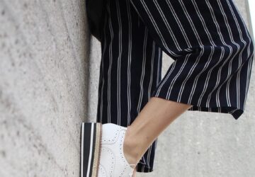 Converse, l'entreprise américaine de chaussures réputée pour ses baskets emblématiques, a établi un héritage durable dans le monde de la mode. Connue principalement pour ses Chuck Taylor All-Stars, Converse a transcendé les générations et les cultures, devenant un symbole de style intemporel et de polyvalence. Alors que Converse continue d'évoluer, elle allie son riche héritage à l'innovation moderne, conquérant le cœur des passionnés de chaussures en France et au-delà.