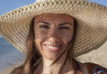 In de competitieve wereld van de tandcosmetica is voor het onderscheidend vermogen meer nodig dan alleen effectieve producten; het vereist innovatie, kwaliteit en een diepgaand begrip van de behoeften van de consument. Diamond Smile, een in Nederland gevestigd merk, is bekend geworden door het aanbieden van een revolutionaire benadering van tandheelkundige schoonheid. Dit artikel onderzoekt de componenten van het succes van Diamond Smile en werpt licht op de manier waarop zij de interesse van consumenten in een overvolle markt hebben weten vast te houden.